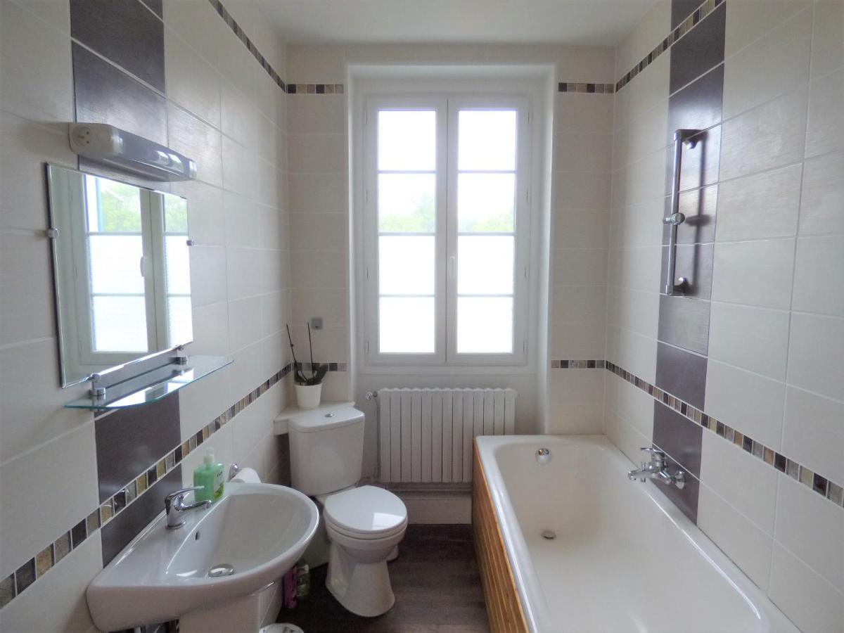 Les Tibles Nanthiat Exterior photo