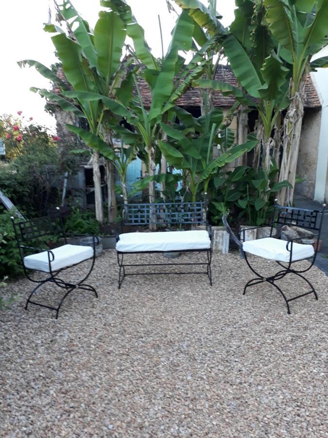 Les Tibles Nanthiat Exterior photo
